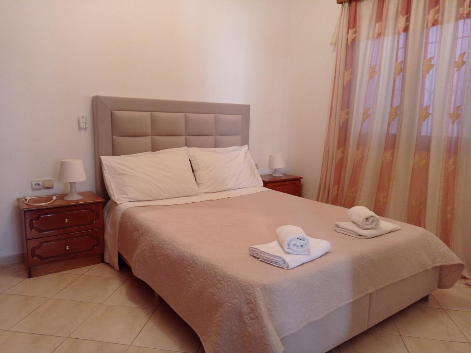 Achilles Apartments Sarande Room photo