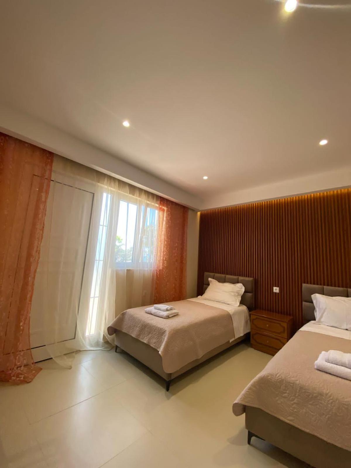 Achilles Apartments Sarande Exterior photo