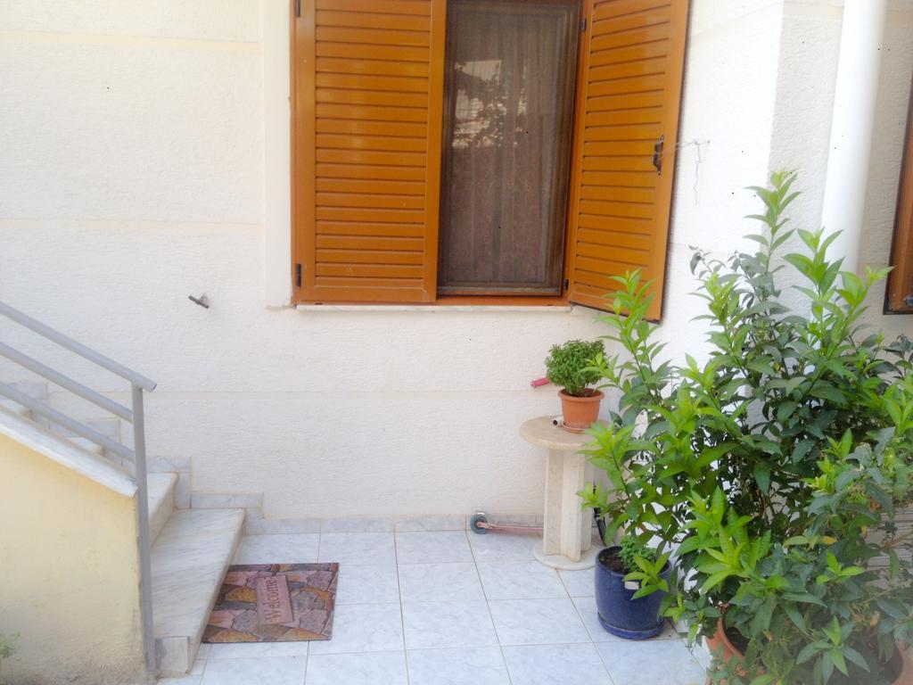 Achilles Apartments Sarande Exterior photo